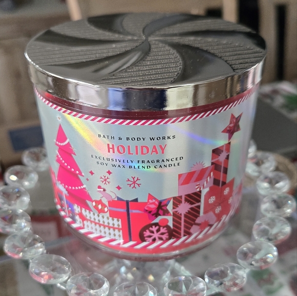 Bath & Body Works HOLIDAY Candle - Picture 3 of 9